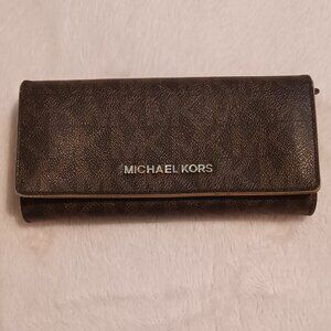 Michael Kors Wallet/Purse Jet Set Travel LG Trifold Brown